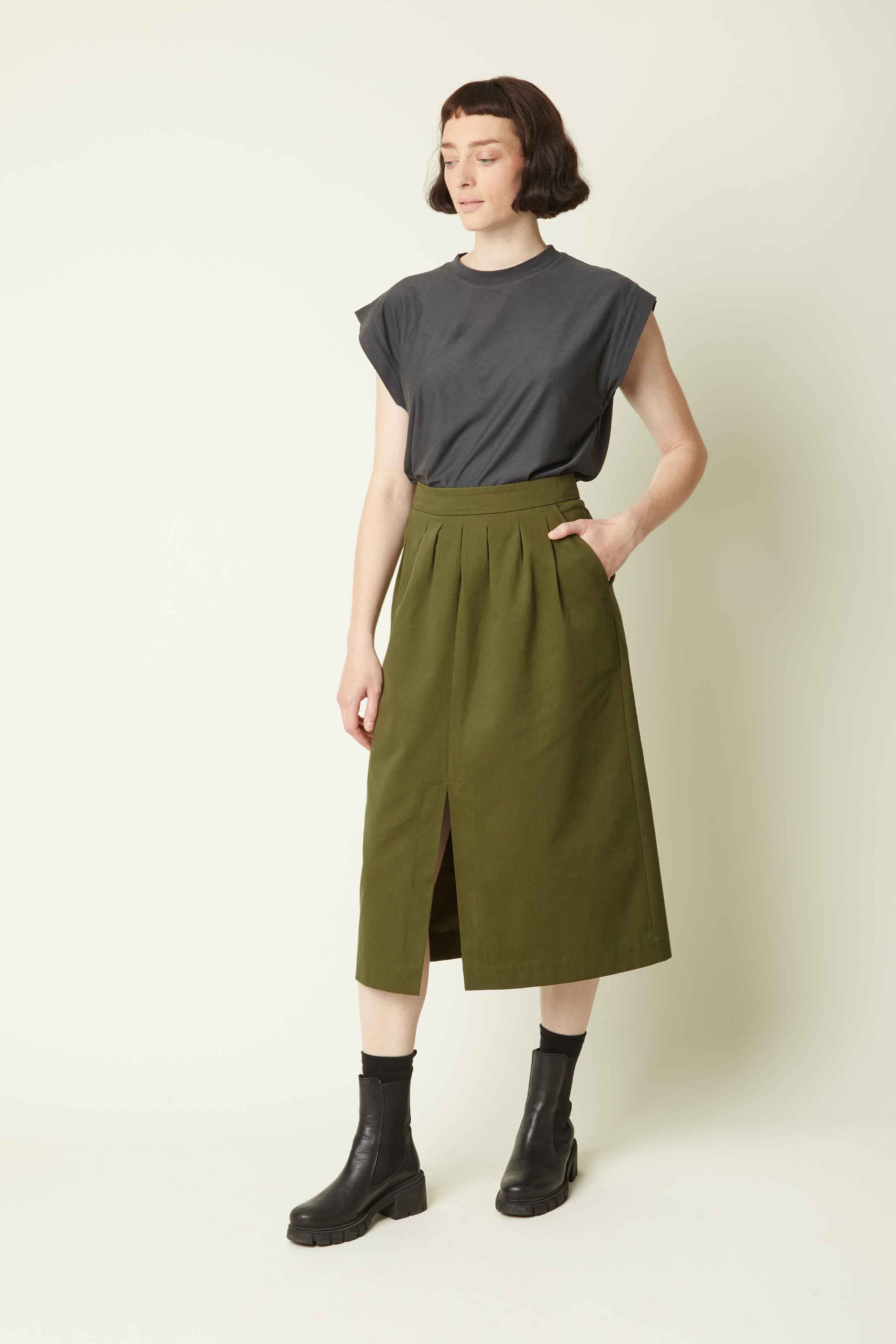 Jupe mi-longue en maille avec godet Femme, Noir | Milano Jupe mi-longue en maille avec godet Femme, Noir | Milano