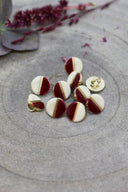 Wink Buttons Black - Amarante