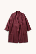 Patron La Veste Troublante Atelier Brunette en Twill Lin Viscose Livaeco™ Velvet Syrah, présentée à plat