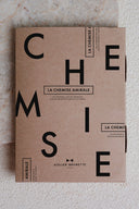 Patron Chemise Amirale – Étui patron carton kraft LA CHEMISE AMIRALE, logo Atelier Brunette, fond marbre – Atelier Brunette