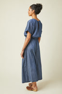 Trouser Dress pattern – back view, blue chambray, round neckline, notch opening with a button – Atelier Brunette
