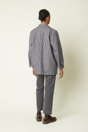 Blazer pattern – back view, blazer oversize grey striped, tailored collar, charcoal grey jeans – Atelier Brunette