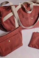 Escapade Pack pattern – travel bag, bum bag pouch and terracotta pouch, handles off-white – Atelier Brunette