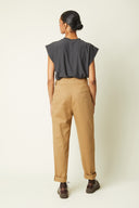 Belted Trousers pattern – Back view, trousers camel high waist with revers, top sleeveless grey – Atelier Brunette