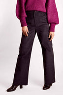 Trousers pattern – Woman, full length, trousers bootcut burgundy high waist, fuchsia jumper, black ankle boots – Atelier Brunette