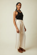 Trousers-Shorts pattern – Woman, 3/4 front view, trousers large ivory high waist cord belt – Atelier Brunette