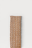Woven natural raphia strap, 4 cm wide, flexible and practical, ideal for garments, accessories and textile creations.