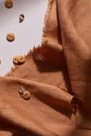 Gros plan sur la texture froissée de la double gaze de coton Flake caramel.