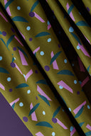 Tissu Java imprimé vert lierre profond au mètre – exotique et fluide – Atelier Brunette