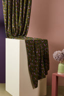 Tissu Java imprimé vert lierre profond au mètre – exotique et fluide – Atelier Brunette