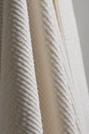 Tissu velours bubble blanc cassé écru au mètre – doux et aérien – Atelier Brunette
