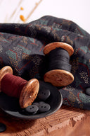 Tissu Vera viscose géométrique bleu nuit marine au mètre – Atelier Brunette