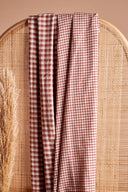 Tissu vichy double gaze coton marron châtaigne au mètre – doux et classique – Atelier Brunette